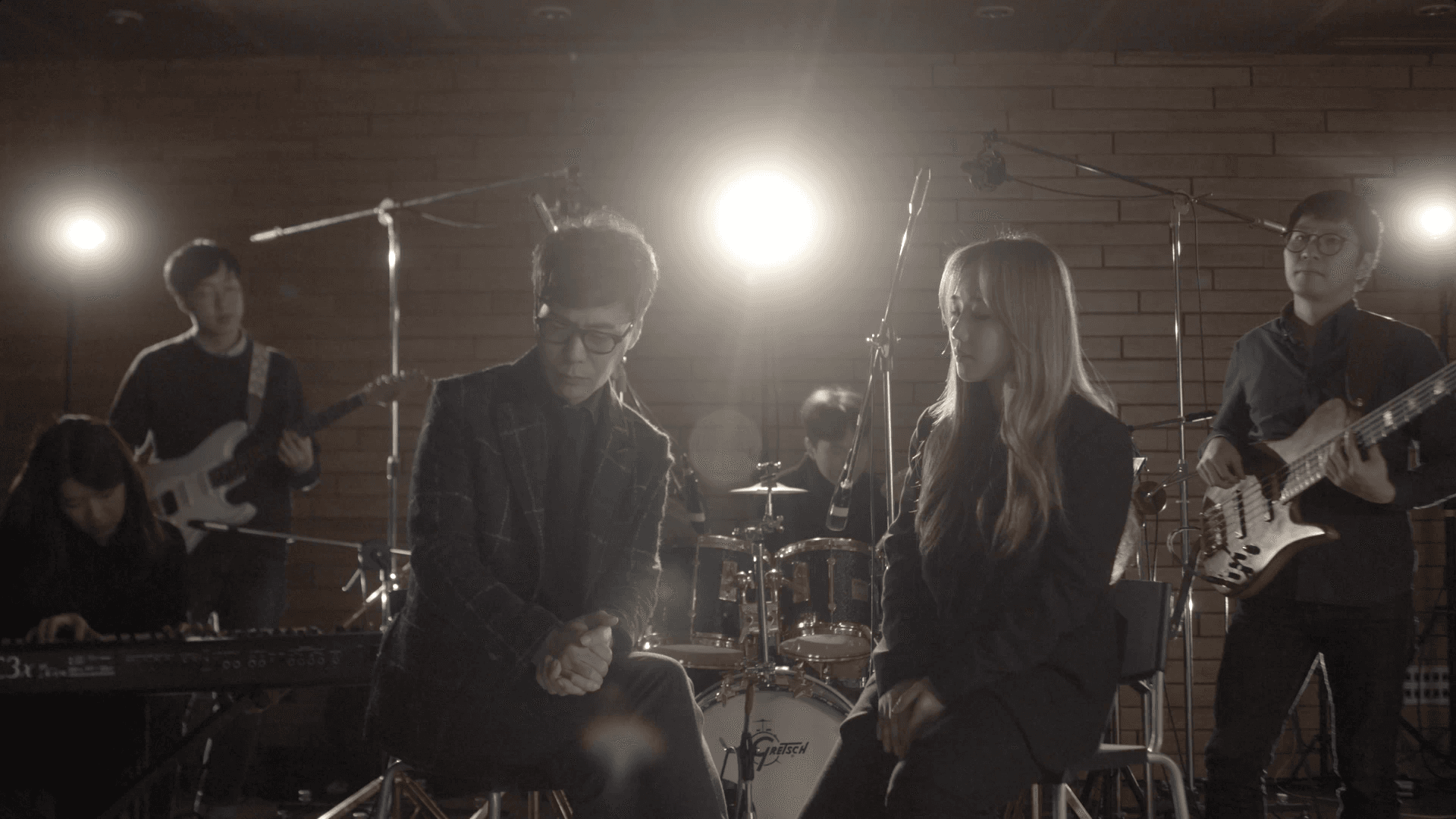 윤상 - 그게 난 슬프다 MV (Studio Live Ver.)